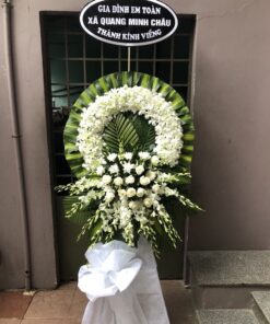 Vòng Hoa Chia Buồn – CB007 | Kính Cẩn Nghiêng Mình