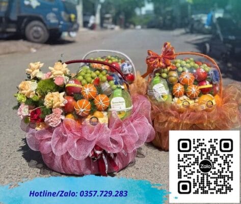 Giỏ trái cây "Phú Quý" kết hợp hoa tươi