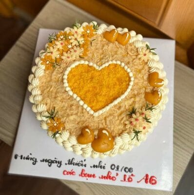 Bánh Bông Lan Trứng Muối - Thơm Ngon, Béo Ngậy & Giao Hỏa Tốc